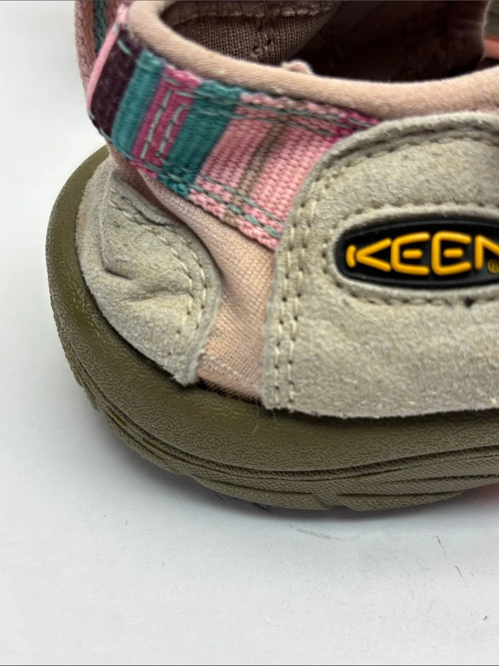 Keen Multicolor Strappy Outdoor Sandals for little girl SZ 3, box 55